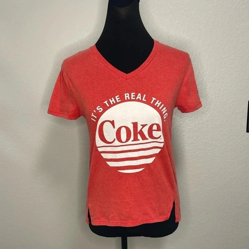 VTG Coca-Cola Graphic Women’s Red Vneck Short Sleeve XS